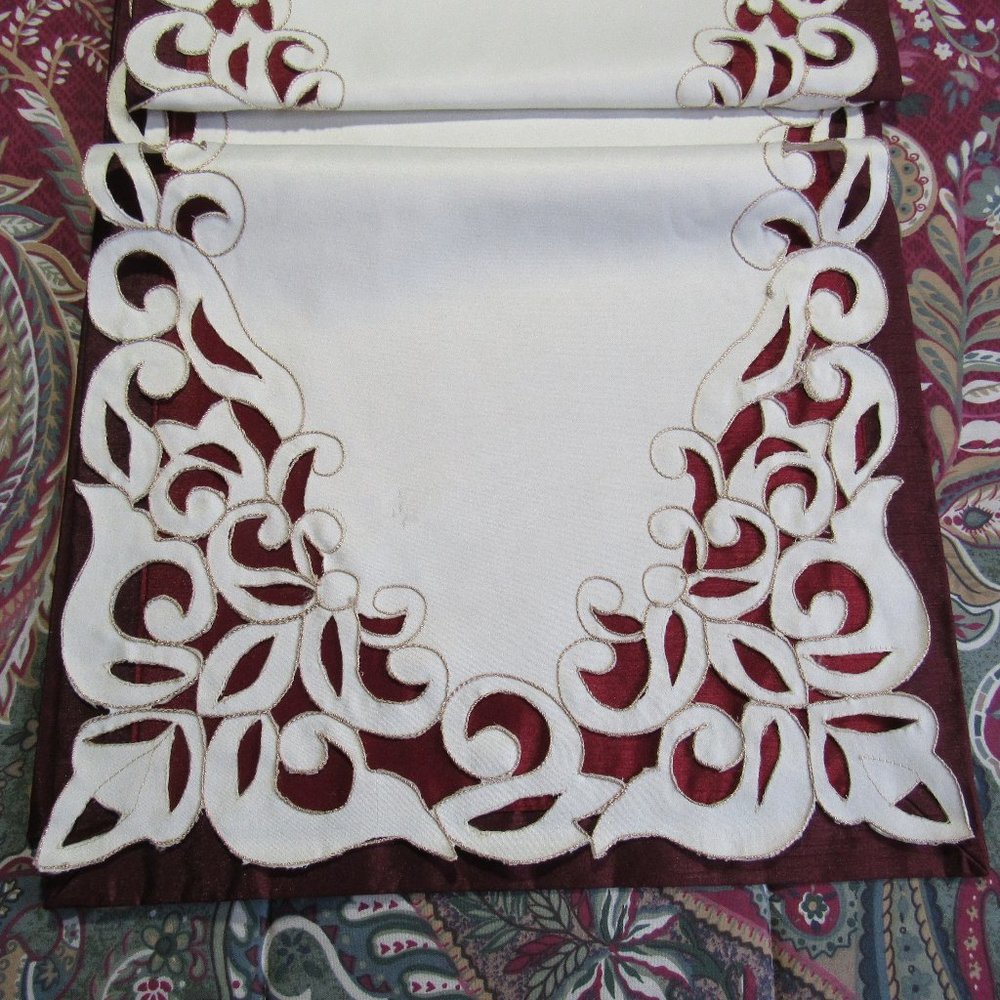 TABLE  2-PIECE RUNNER - Picture 8 of 10
